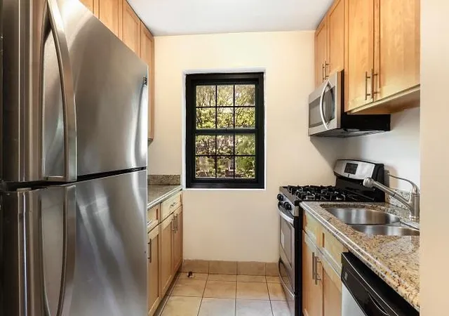 2nd image of 77 40 Main St #3-B, Flushing, NY 11367 | MLS# RLS20094130