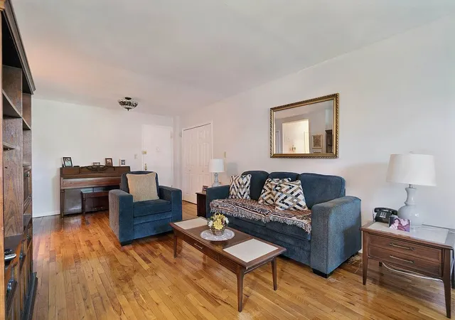 2nd image of 1130 Stadium Ave #4-E, Bronx, NY 10465 | MLS# RLS20094148