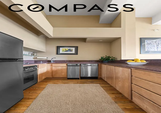 Photo 3 of House for sale at 130 Barrow St #302, New York City, NY 10014 | MLS# RLS20094182 | Listing updated on 2026-08-02