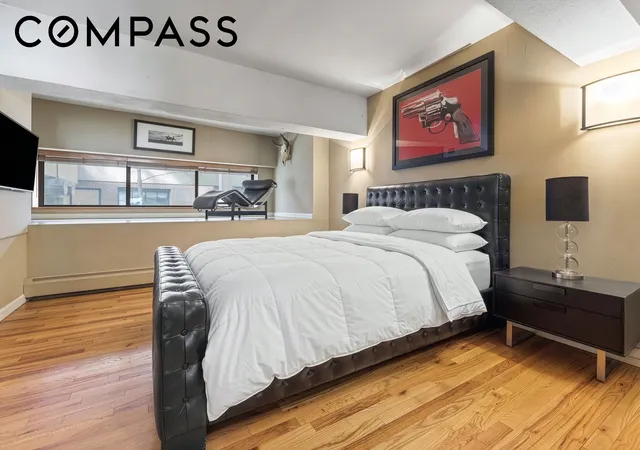 Photo 4 of House for sale at 130 Barrow St #302, New York City, NY 10014 | MLS# RLS20094182 | Listing updated on 2026-08-02