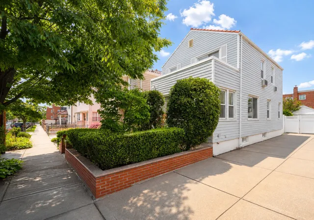 Photo 2 of Single family home for sale at 46 35 190th Street, Flushing, NY 11358 | MLS# RLS20094263 | Listing updated on 2026-05-31