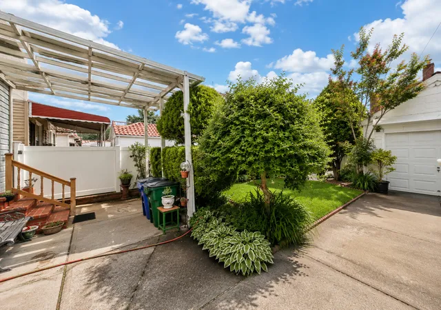 Photo 4 of Single family home for sale at 46-35 190th Street, Flushing, NY 11358 | MLS# RLS20094263 | Listing updated on 2026-05-31