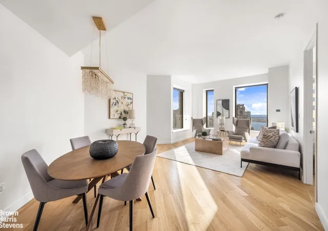 Photo 4 of Sale Pending at 75 Wall St #36F, New York, NY 10005 | MLS# RLS20094342 | Listing updated on 2026-08-29