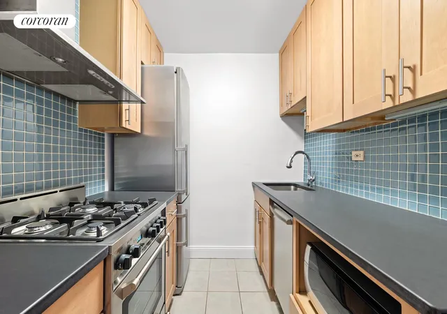 4th image of 101 W 12Th St #10H, New York, NY 10011 | MLS# RLS20094385