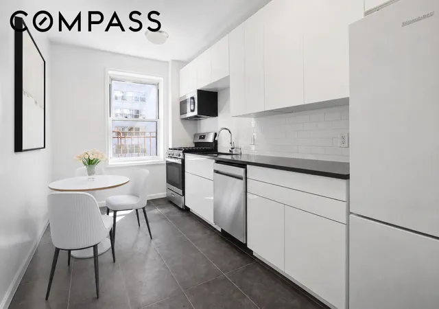 4th image of 300 W 53Rd St #3CC, New York City, NY 10019 | MLS# RLS20094425