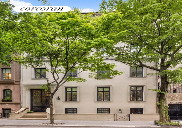1st image of 4 E 93rd St, New York, NY 10128 | MLS# RLS20094428
