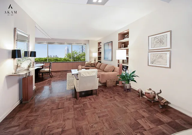 Listing Photo 4 - Condo for sale in building located at 300 E 74Th St, New York City, NY 10021 - Unit #2E