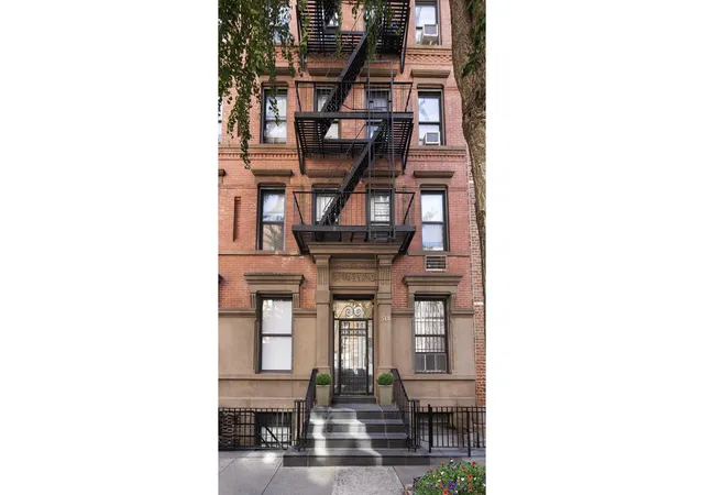 Photo 2 of Sale Pending at 516 E 82nd Street #1R, New York, NY 10028 | MLS# RLS20094611 | Listing updated on 2026-06-22