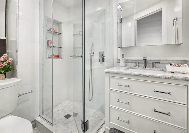 Photo 3 of Sale Pending at 516 E 82nd Street #1R, New York, NY 10028 | MLS# RLS20094611 | Listing updated on 2026-06-22