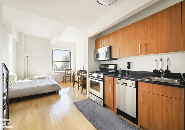 1st image of 20 West St #40F, New York, NY 10004 | MLS# RLS20094713