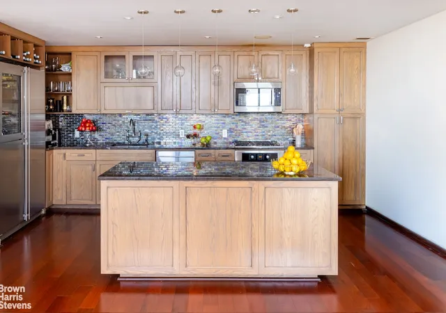 5th image of 333 Rector Pl #1405, New York City, NY 10280 | MLS# RLS20094717