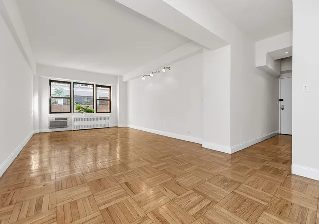 Homes for sale in New York City, NY | 220 E 54Th St, New York City, NY 10022