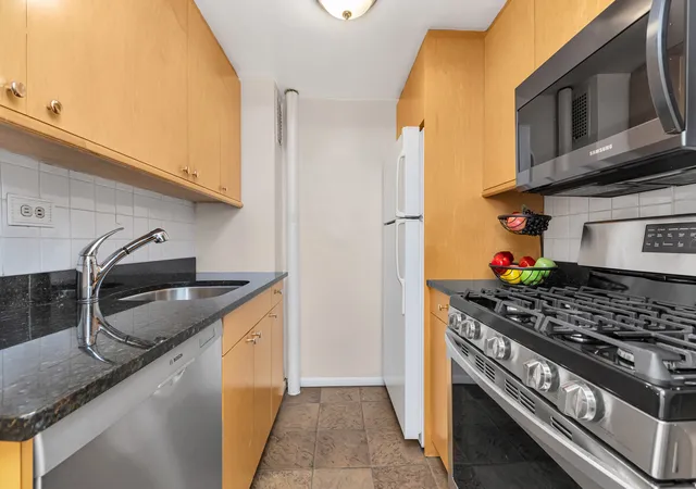 Homes for sale in New York City, NY | 220 E 54Th St, New York City, NY 10022