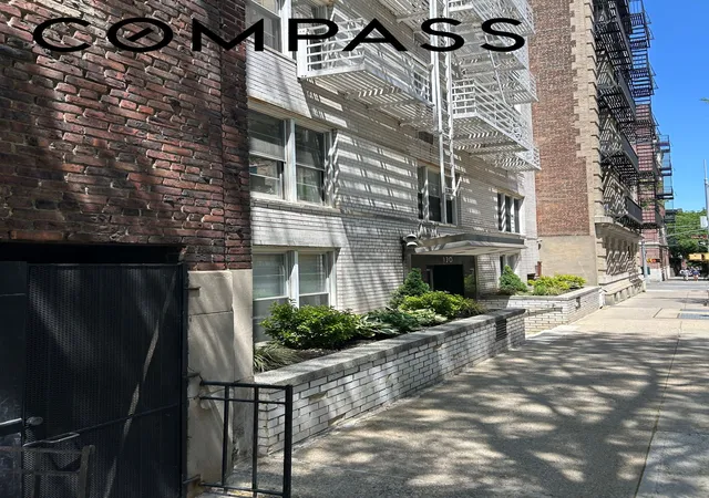 2nd image of 130 Hicks St, New York City, NY 11201