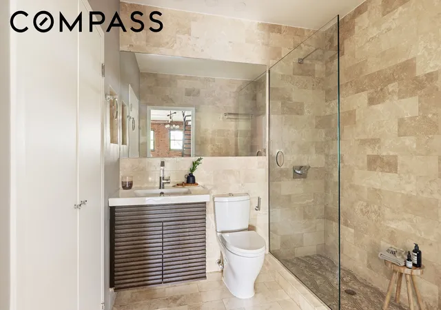 2nd image of 272 Water St, New York City, NY 10038