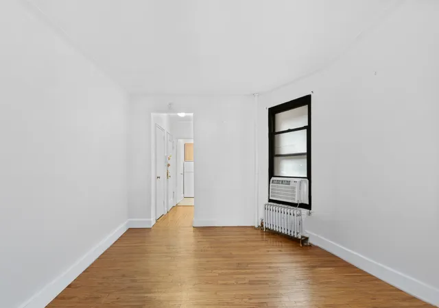 2nd image of 212 E 84th St #3C, New York, NY 10028 | MLS# RLS20095054
