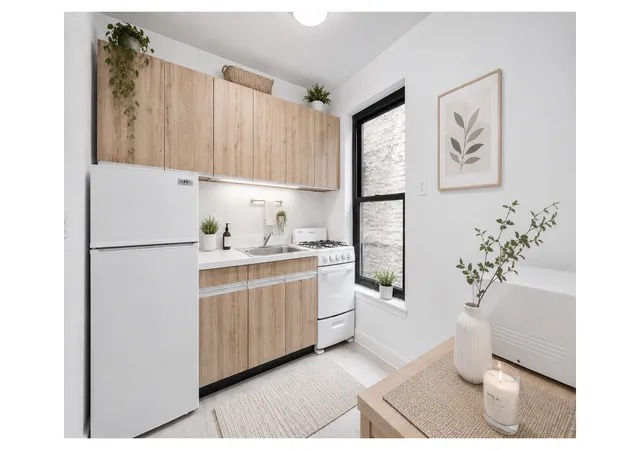 5th image of 212 E 84Th St, New York City, NY 10028