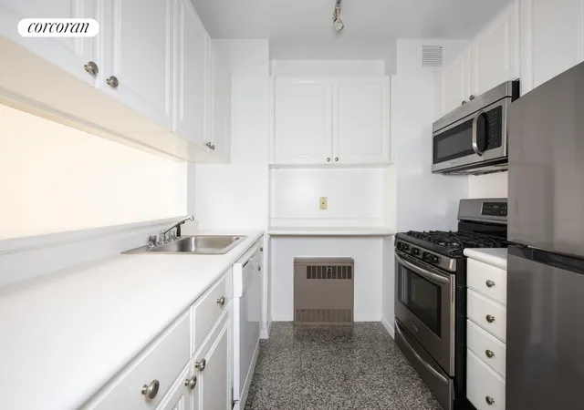 2nd image of 170 E 87Th St #E7F, New York, NY 10128 | MLS# RLS20095076
