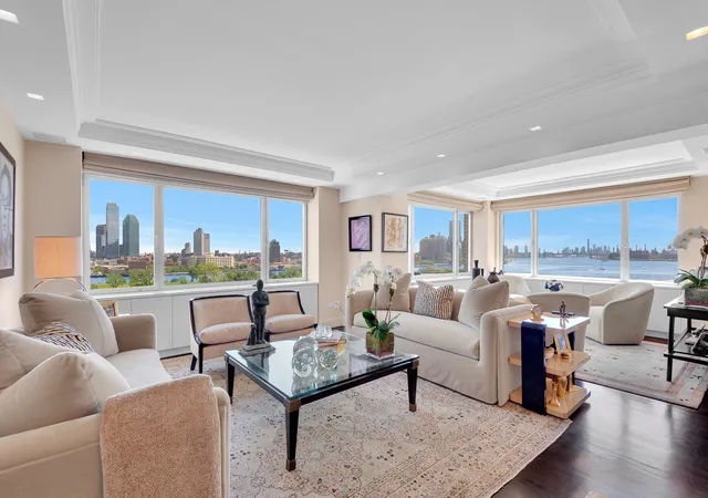 Listing Photo 3 - Condo for sale in building located at 45 Sutton Pl S, New York City, NY 10022 - Unit #11F