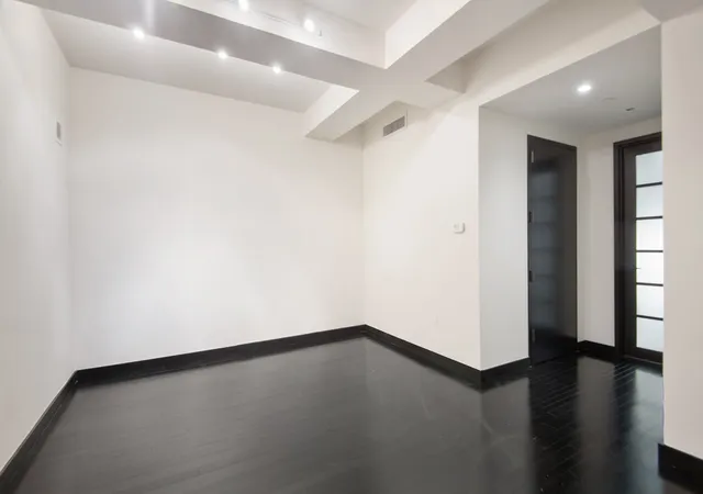 4th image of 20 Pine St #1616, New York City, NY 10005 | MLS# RLS20095215