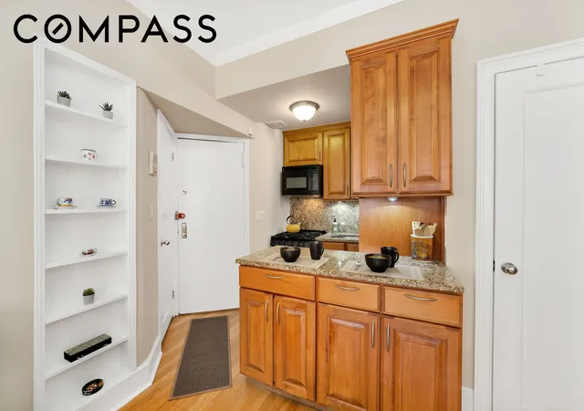 Listing Photo 5 - Condo for sale in building located at 342 E 50Th St, New York City, NY 10022 - Unit #2B