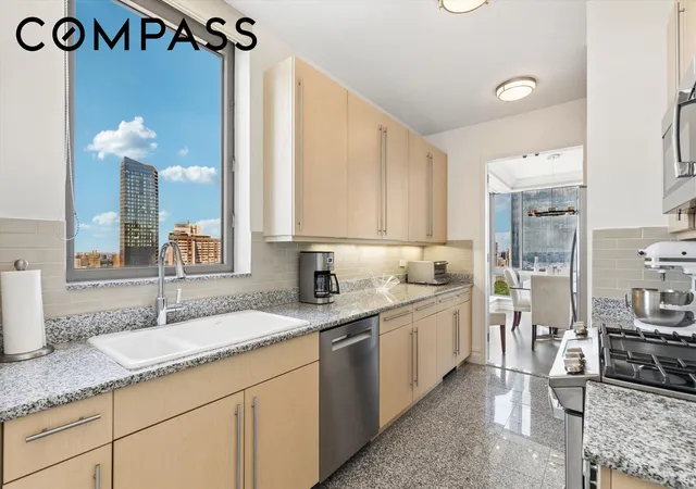 Photo 3 of House for sale at 2 Columbus Ave #39B, New York City, NY 10023 | MLS# RLS20095255 | Listing updated on 2026-08-02