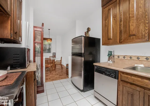 3rd image of 2500 Johnson Ave #1L, New York City, NY 10463 | MLS# RLS20095332