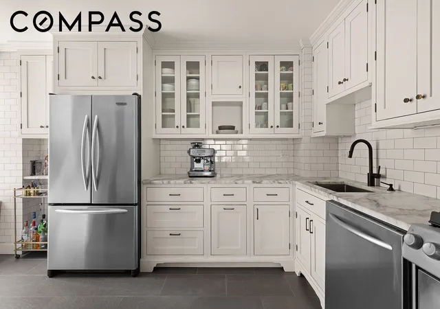 Photo 3 of Sale Pending at 400 E 85th Street #4L, New York, NY 10028 | MLS# RLS20095370 | Listing updated on 2026-07-11