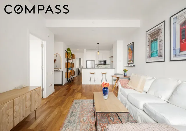 3rd image of 42-14 Crescent St, New York City, NY 11101