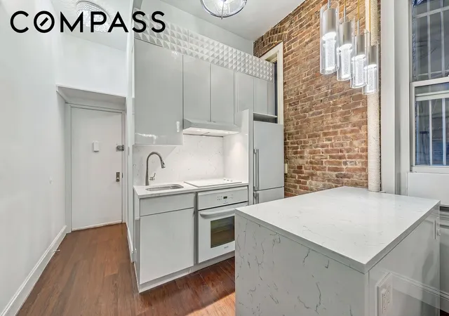 Photo 2 of House for sale at 139 Norfolk St #A, New York, NY 10002 | MLS# RLS20095633 | Listing updated on 2026-06-04