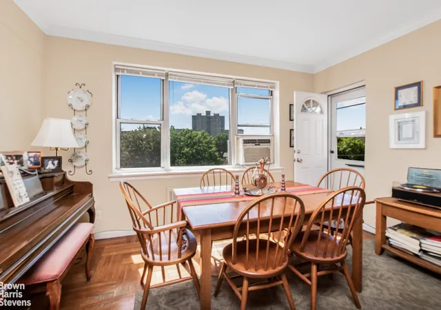 3rd image of 2711 Henry Hudson Pkwy, New York, NY 10463