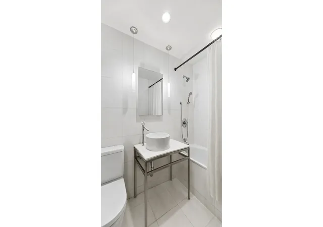 5th image of 15 Broad St #2804, New York City, NY 10005 | MLS# RLS20095687