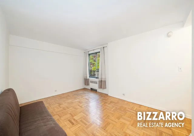 Listing Photo 4 - Condo for sale in building located at 31 Nagle Ave, New York City, NY 10040 - Unit #2G