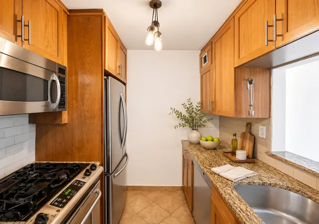 Homes for sale in New York City, NY | 225 E 57th Street, New York City, NY 10022 | Houzeo