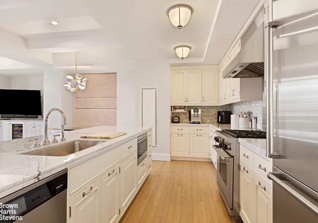 Photo 4 of Sale Pending at 160 W 12th Street #76, New York, NY 10011 | MLS# RLS20095872 | Listing updated on 2026-06-11