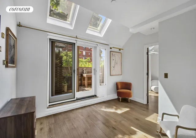 2nd image of 708 Greenwich St, New York, NY 10014