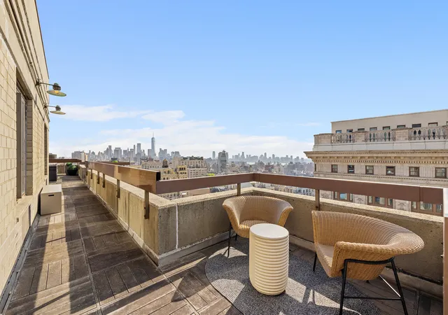 2nd image of 5 E 22Nd St, New York, NY 10010