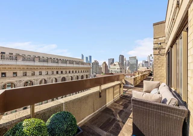 29th image of 5 E 22nd St #PHDF, New York, NY 10010 | MLS# RLS20096000
