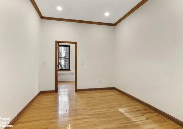 4th image of 121 E 10Th St, New York City, NY 10003