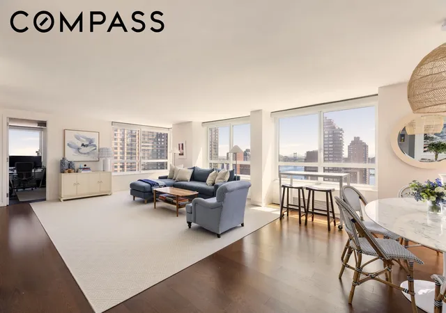 Listing Photo 2 - Condo for sale in building located at 200 E 94Th St, New York, NY 10128 - Unit #1917