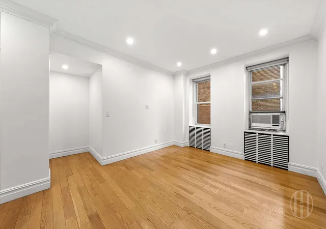 Listing Photo 4 - Condo for sale in building located at 26 E 63Rd St, New York City, NY 10065 - Unit #2C
