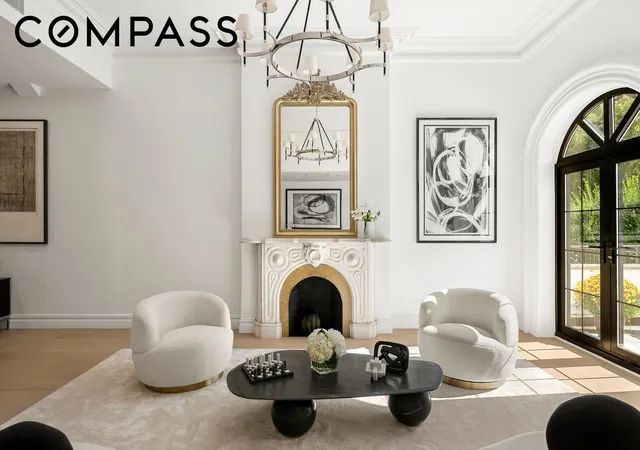 2nd image of 222 E 61st St, New York City, NY 10065 | MLS# RLS20096247