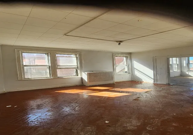 3rd image of 950 E 223Rd St, New York City, NY 10466 | MLS# RLS20096304