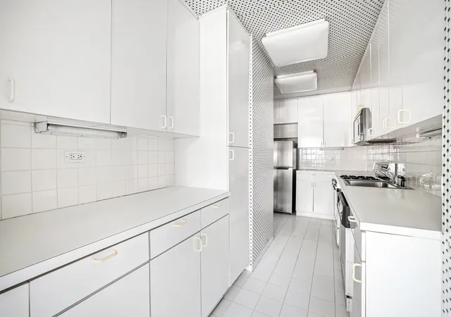 Photo 3 of Sale Pending at 170 W End Ave #18D, New York City, NY 10023 | MLS# RLS20096311 | Listing updated on 2026-07-28