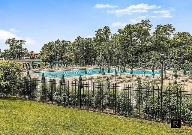 3rd image of 5800 Arlington Ave #18-J, Bronx, NY 10471 | MLS# RLS20096426