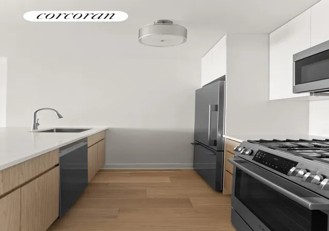 2nd image of 200 Rector Pl, New York City, NY 10280