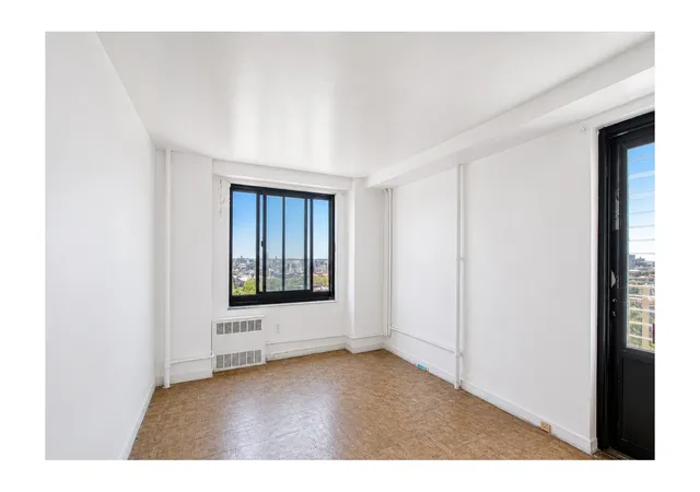 Photo 4 of Sale Pending at 185 Hall St #1704, New York City, NY 11205 | MLS# RLS20096544 | Listing updated on 2026-08-28