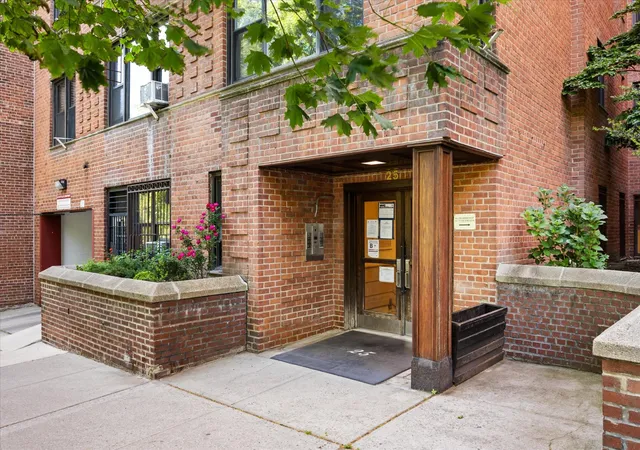 2nd image of 25 Indian Rd, New York City, NY 10034