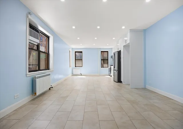2nd image of 25 Indian Rd #2-A, New York City, NY 10034 | MLS# RLS20096623