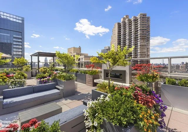 Photo 3 of Sale Pending at 300 E 40th Street #11F, New York, NY 10016 | MLS# RLS20096784 | Listing updated on 2026-08-04